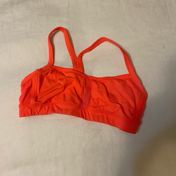 Lulu lemon racer back, size 8 - Picture 6 of 6